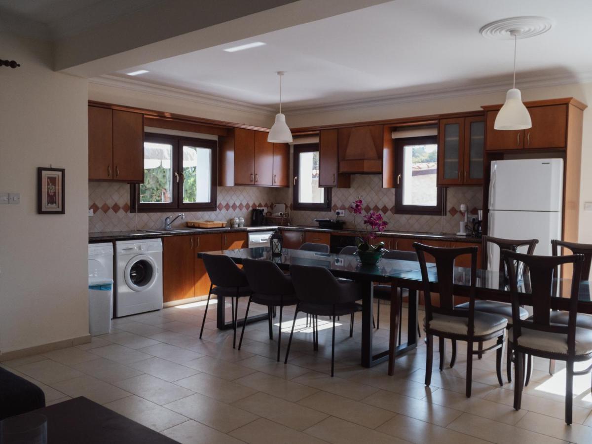 Dhrousha Villa Nikolina מראה חיצוני תמונה