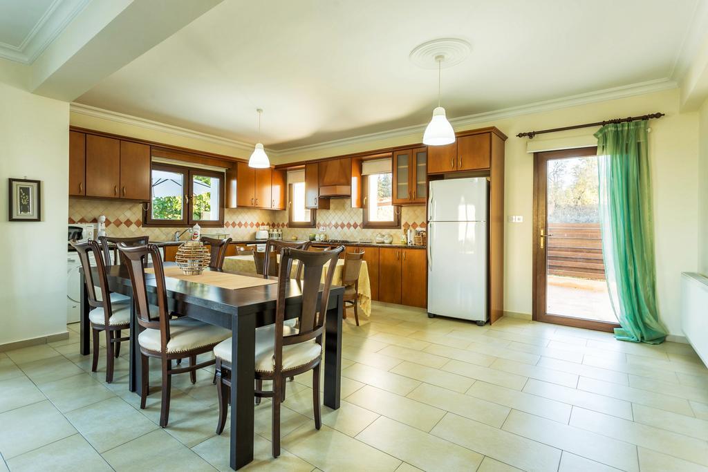 Dhrousha Villa Nikolina מראה חיצוני תמונה