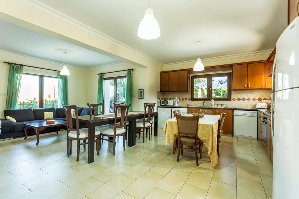 Dhrousha Villa Nikolina מראה חיצוני תמונה
